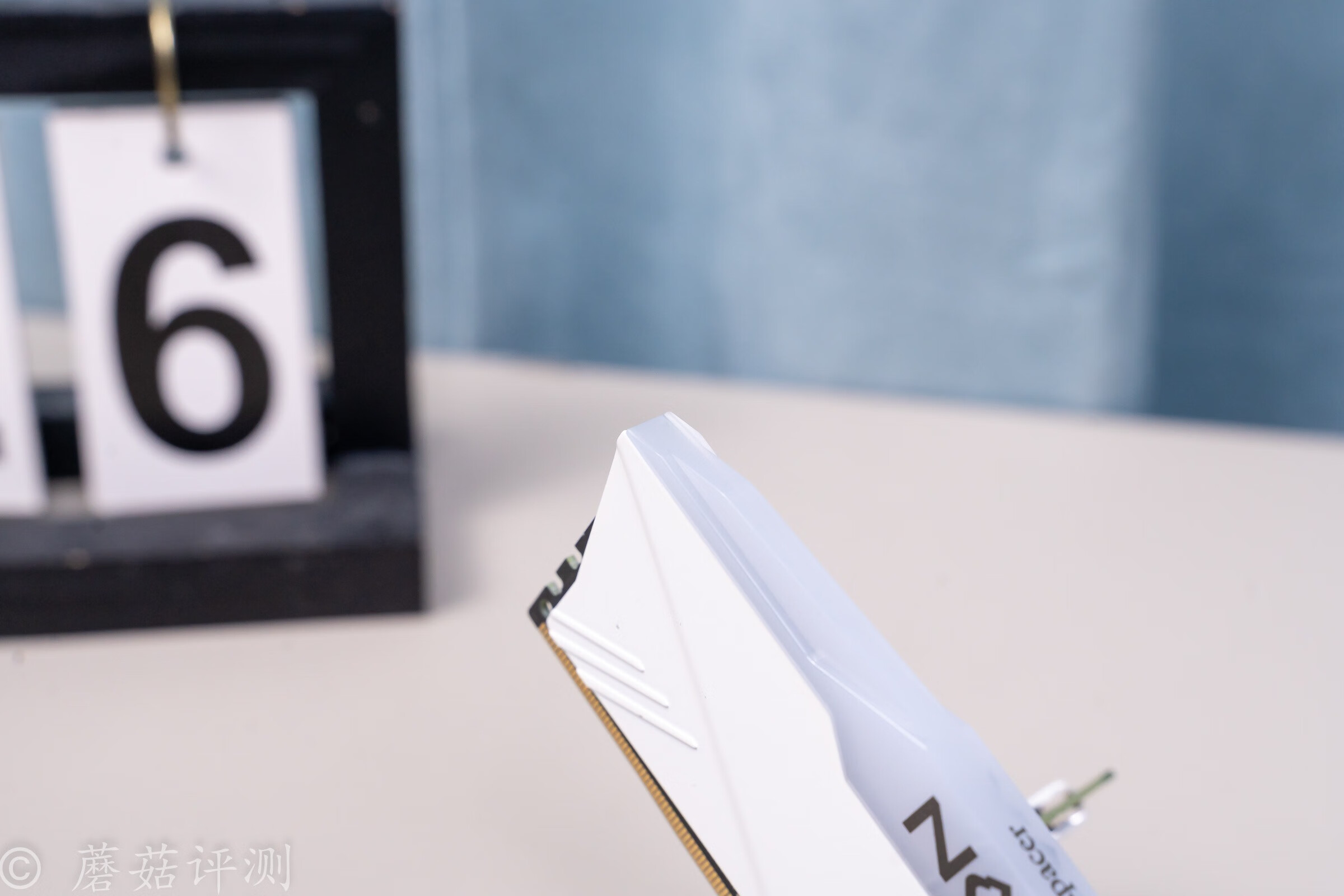 宇瞻ddr4240016g普条怎么样,宇瞻暗黑8gddr43600白色