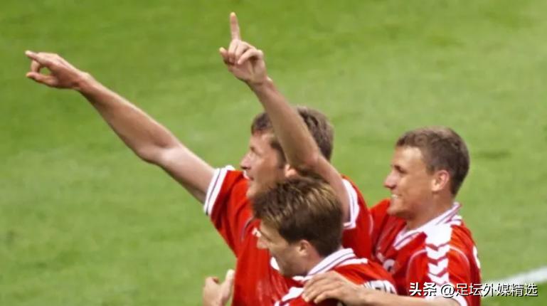 足坛史上最优秀十大中场球员,十佳中场魔笛排名