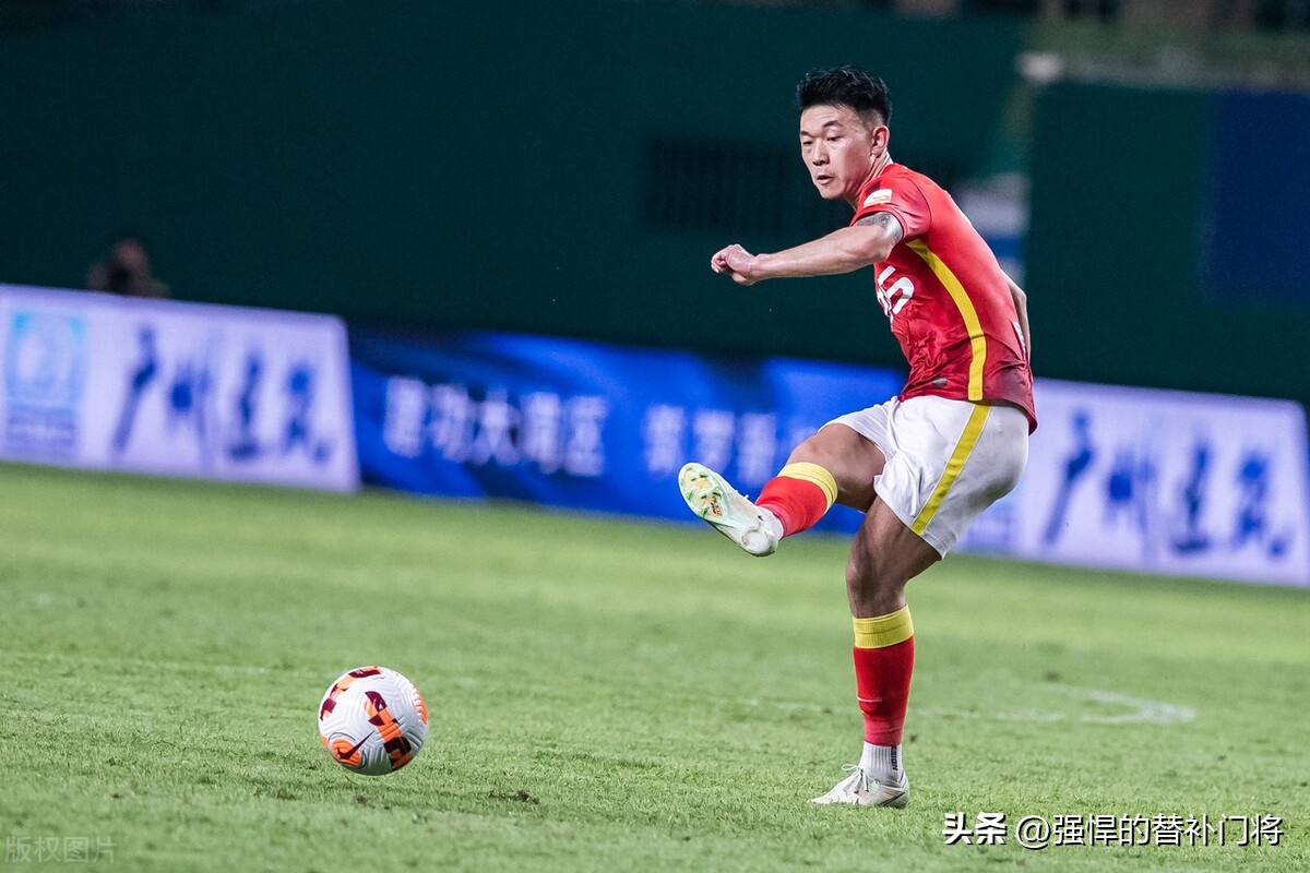 25岁海归中场加盟三镇！曾是郑智接班人，未来有望入选国足