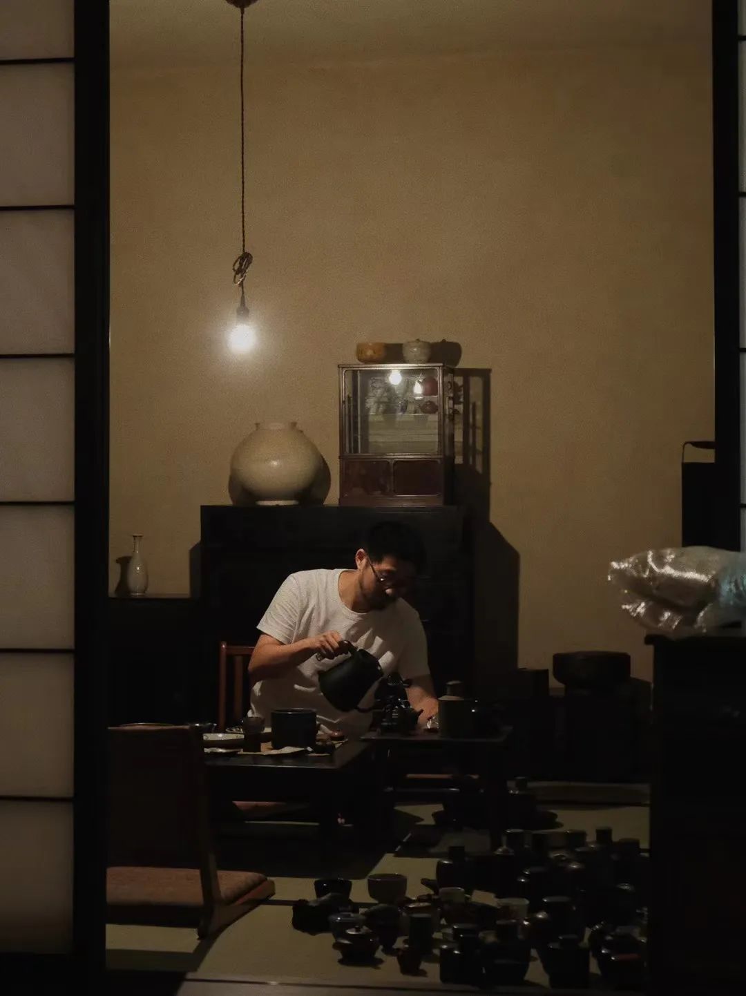 放弃高薪工作，在400m²的“小窝”里，造一所古道具商店