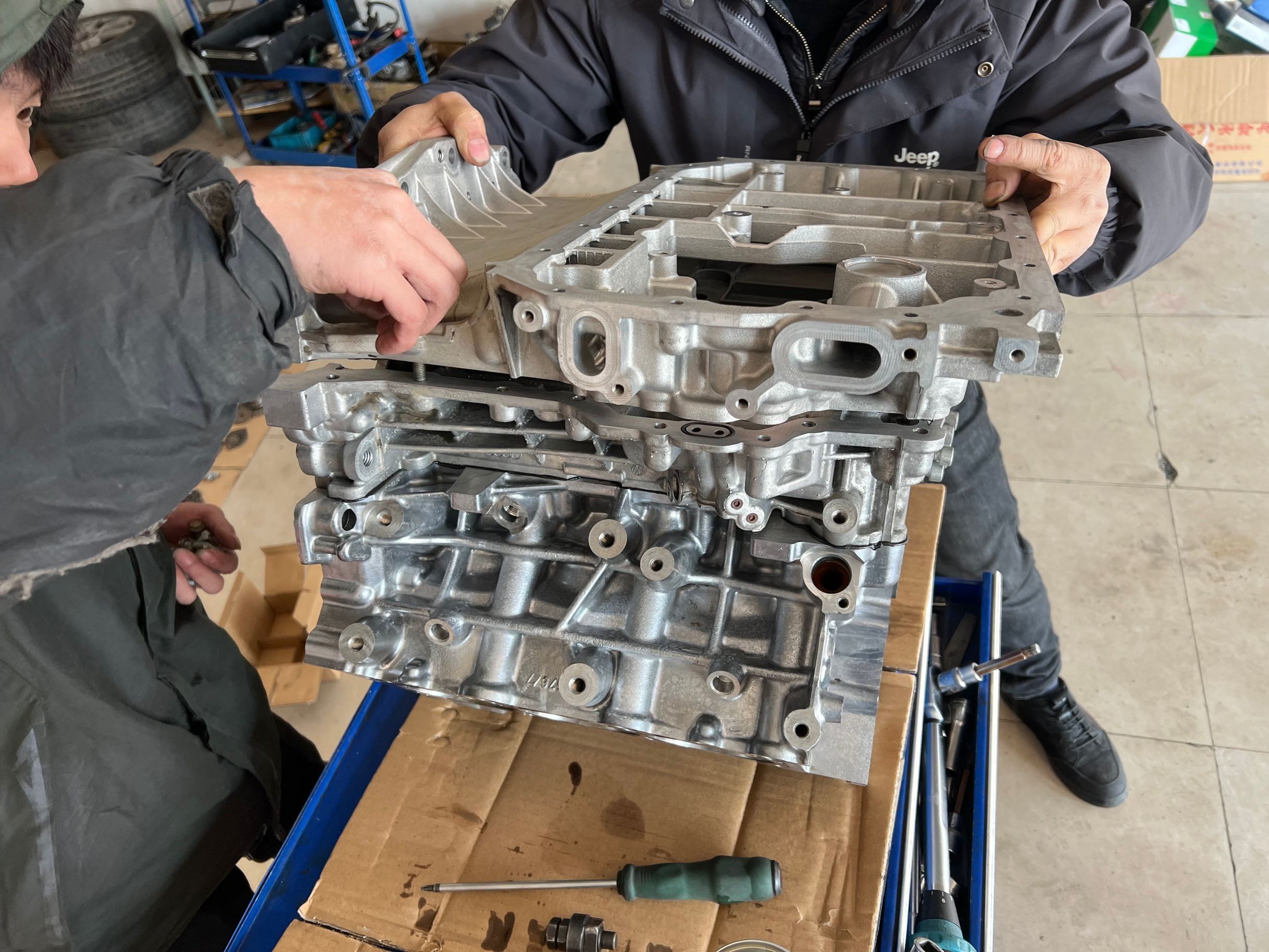 08年奥迪a6l机油压力不足,10年奥迪a6l2.8烧机油严重