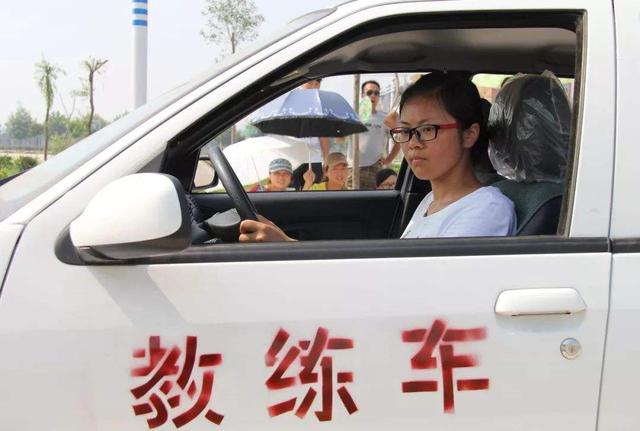 c1和c2除了车型有什么区别,c1和c2有什么区别哪个证更有用