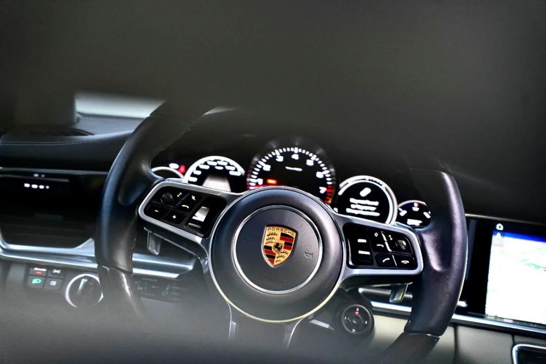 宝马m850i与m8的区别,买保时捷帕拉梅拉还是宝马m850i好