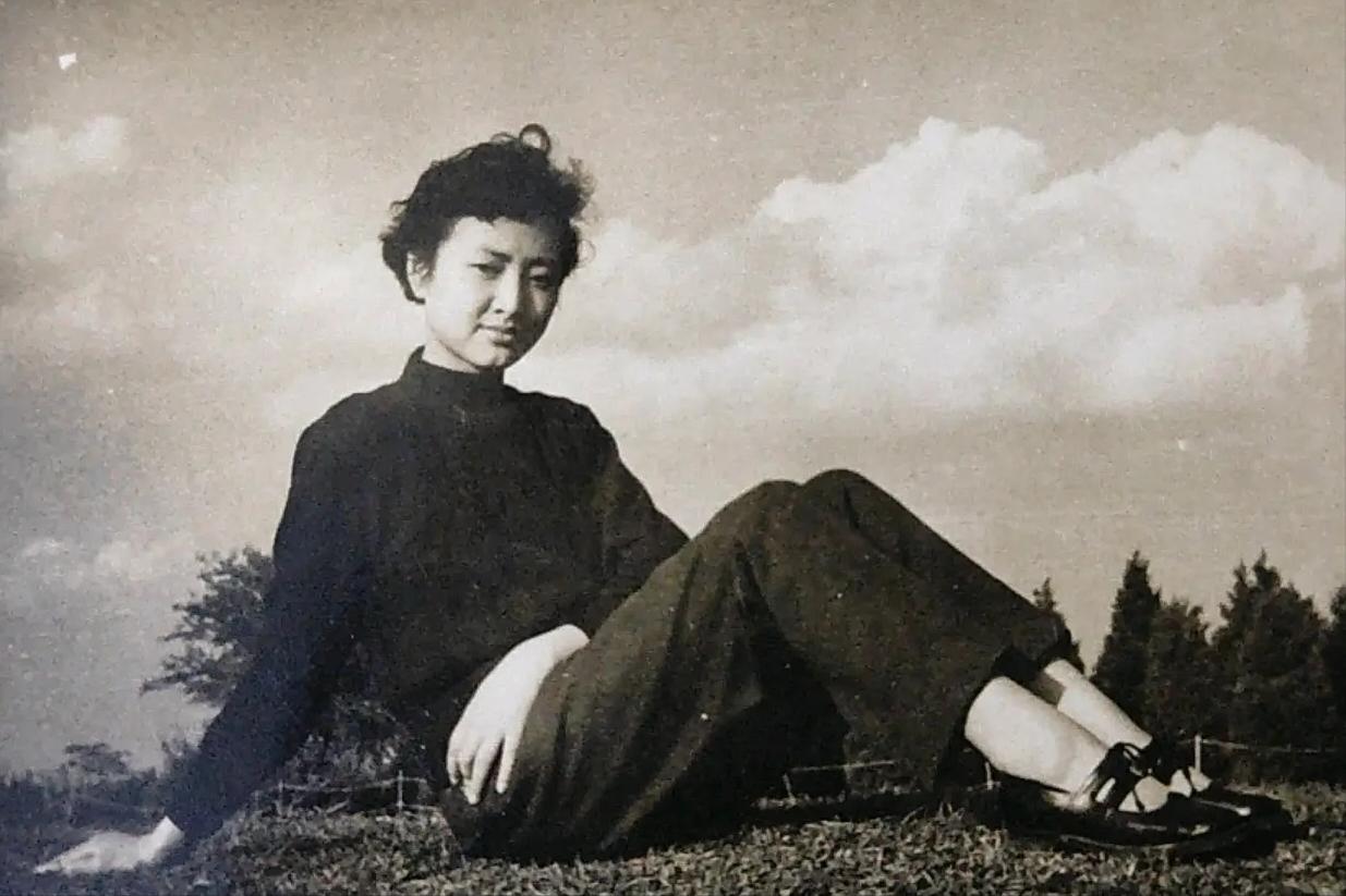 1952年母女拦车告状，*小平邓**调查后勃然大怒，严惩当代“陈世美”