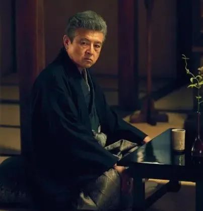 真的有一捂就晕的化学品吗,真的有一种药一喝就会晕倒吗