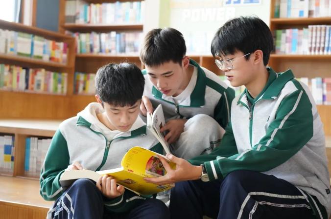 以一日之力，应朝阳之功——记乐山东辰高中部的一天