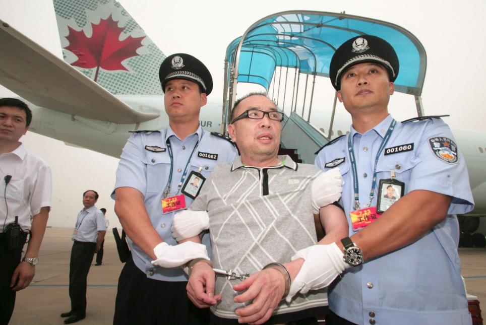 *昌星赖**的红楼，是如何让名牌女大学生成为公关的？没有他不敢干的