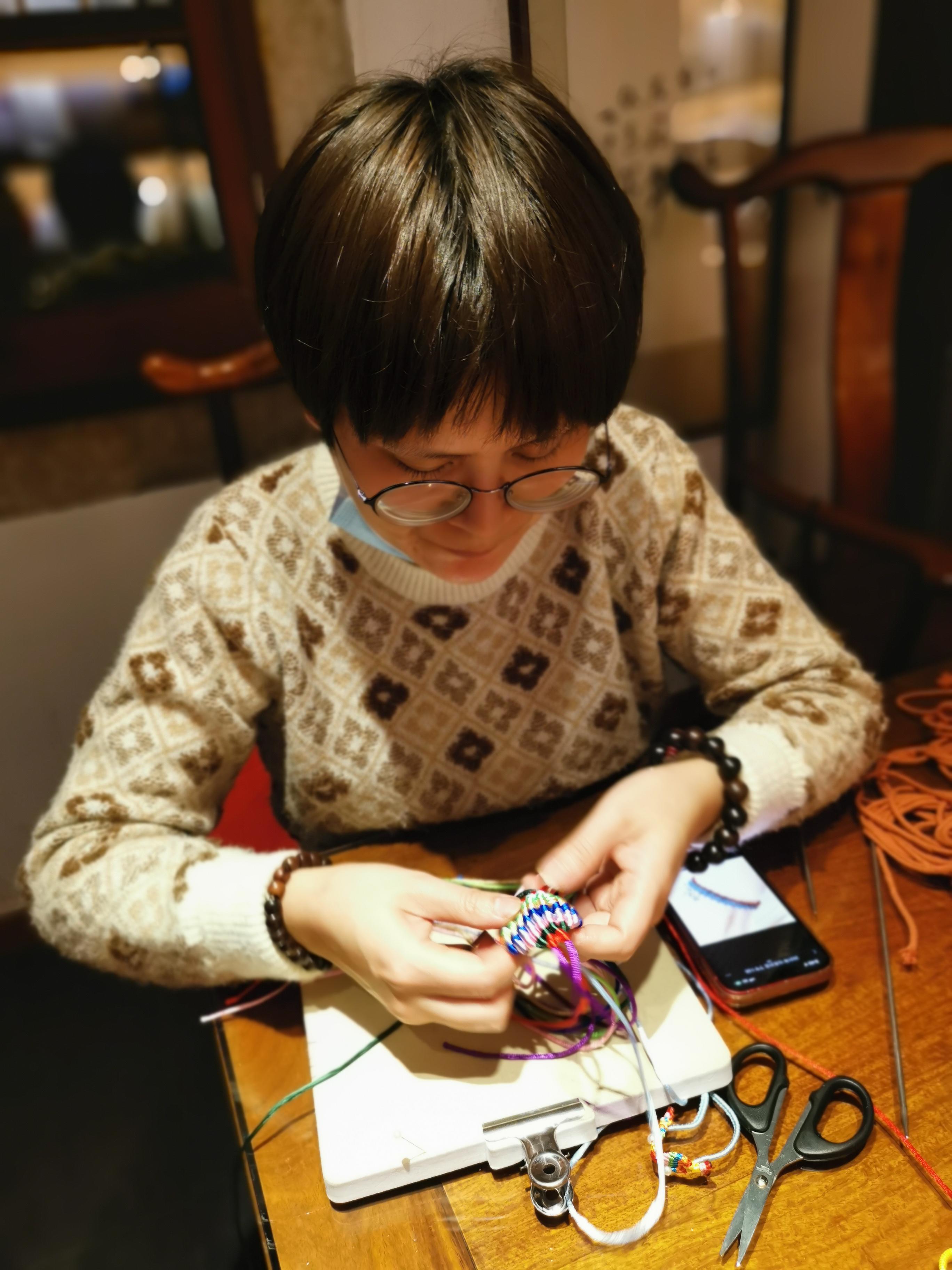 麻绳一次性纸杯花篮手工制作,纸杯编花篮手工做法幼儿园