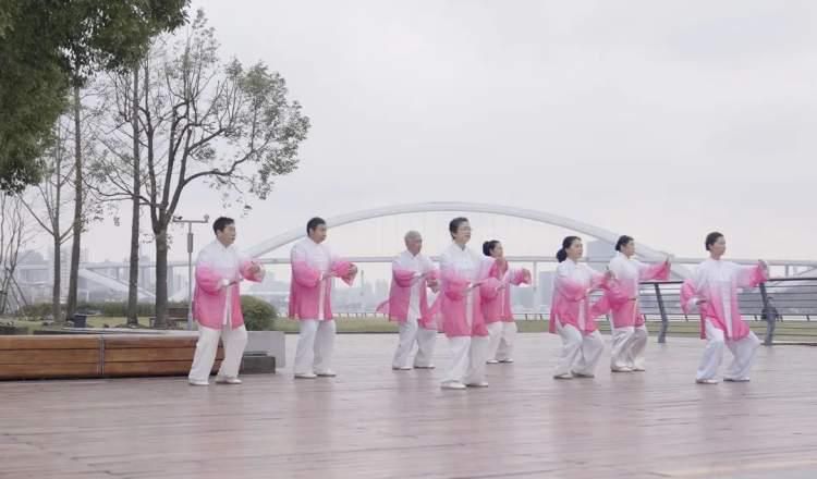 全民健身中心给人们带来了什么,全民健身中心精彩亮相