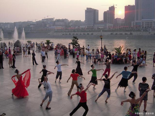 广场舞是如何赚钱的,现在的广场舞怎么赚钱的