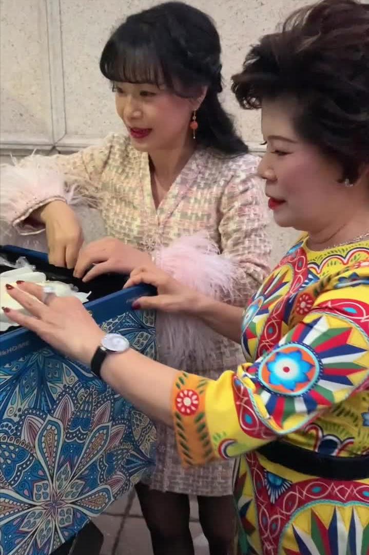 鲍鱼家姐豪宅面积,鲍鱼家姐身价上亿