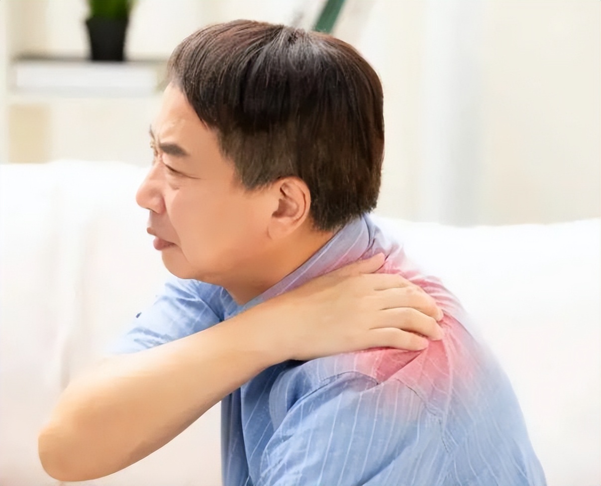 肺癌从身上几处疼痛发现,肺癌一开始就会背疼吗