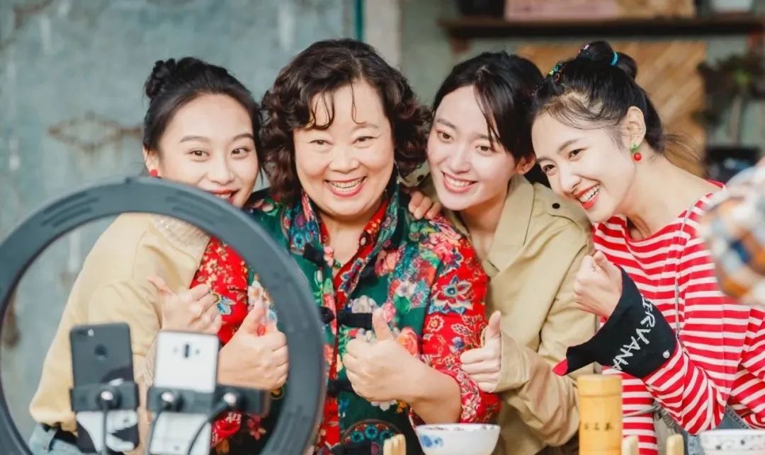 今晚，长影电影《青春作伴好还乡》将在CCTV6首播