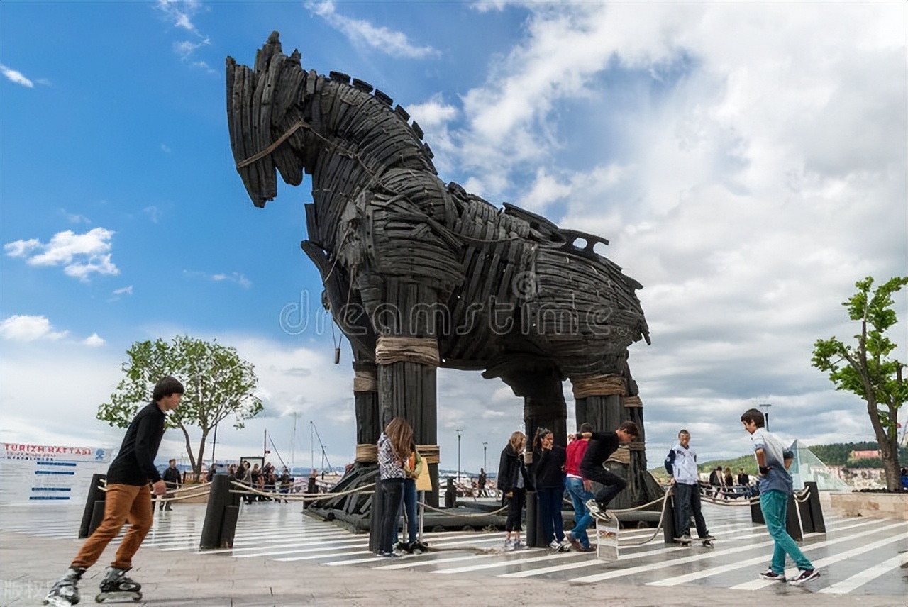 阳光和快乐之城，披萨诞生之地，意大利南部最大城市——那不勒斯
