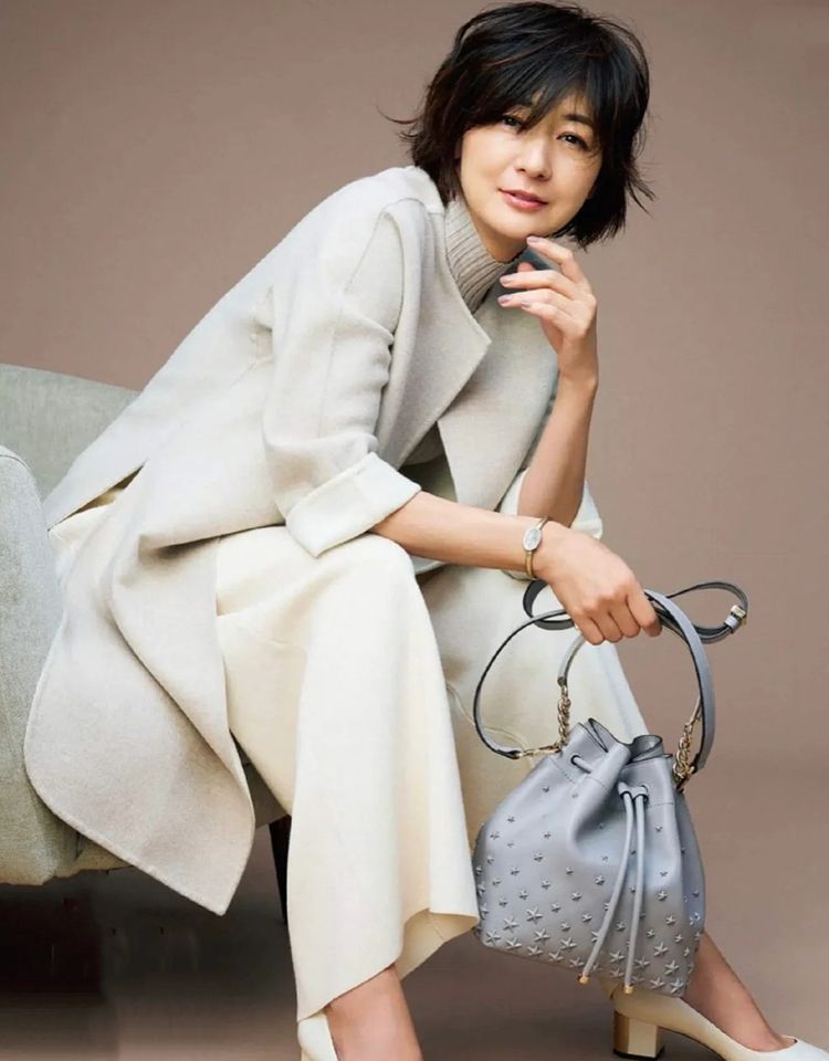 2020年女生最流行中长发气垫烫,今年流行烫什么小卷烫