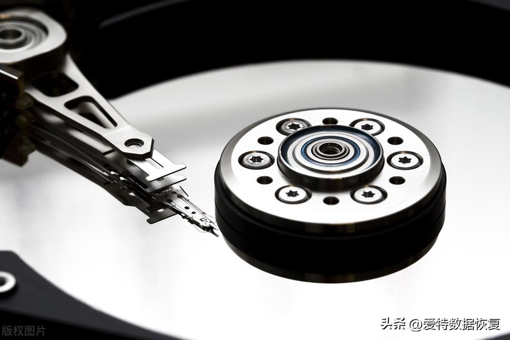 移动硬盘异响不读盘怎么回事,移动硬盘磁头损坏是什么原因