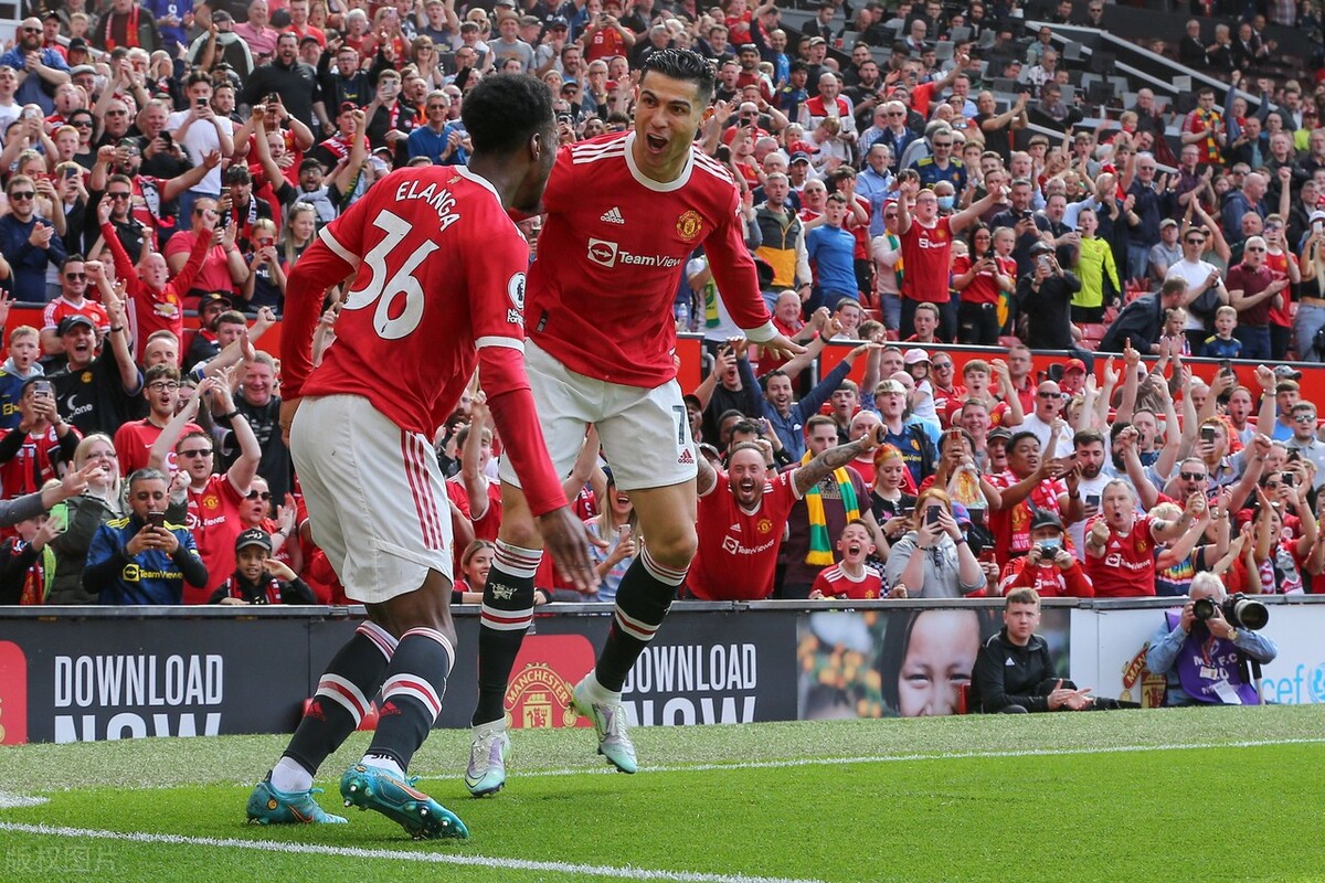 c罗帽子戏法送伊布回家,c罗跟梅西谁帽子戏法多