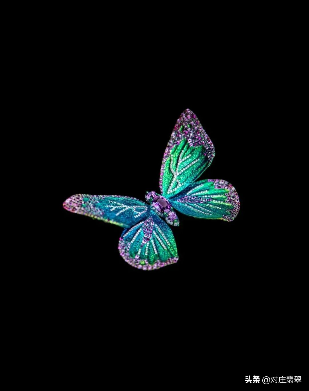 满色翡翠吊坠价格,香港佳士得拍卖翡翠手镯成交记录