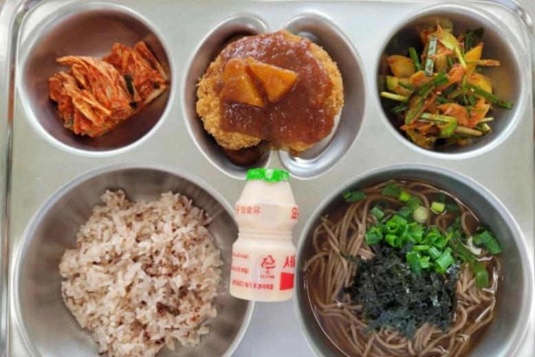 韩国日本中国吃饭的区别,日本学生餐怎么样