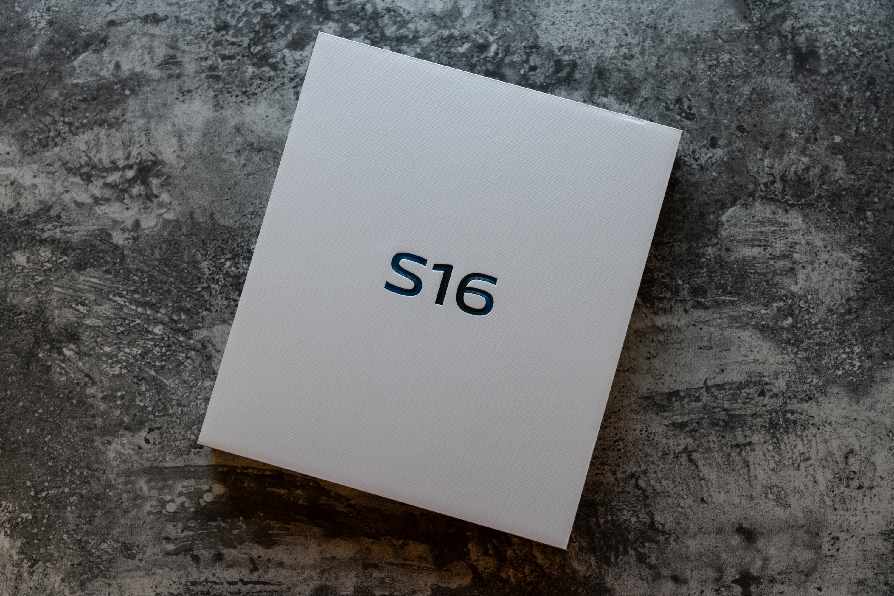 vivos16双极夜柔光灯双侧不一样,vivos16颜如玉和黑色哪个更好看