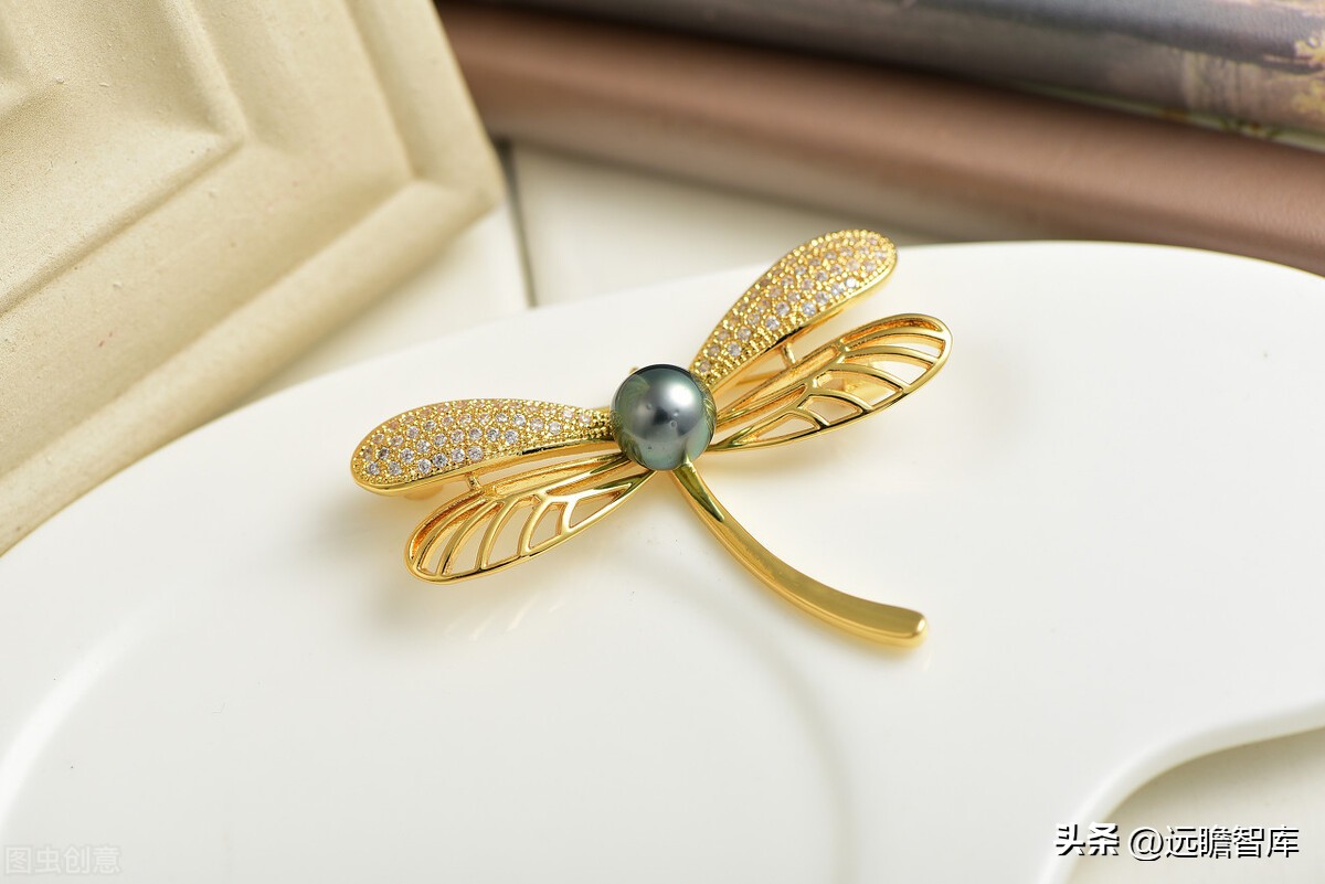 聚焦年轻消费客群，潮宏基：珠宝女包双引擎，培育钻石打造新亮点