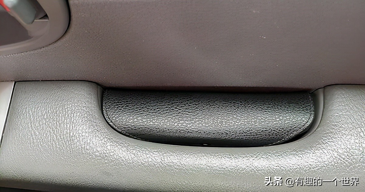 偶然记录的33个瞬间，初看很困惑，看懂后又觉得很妙