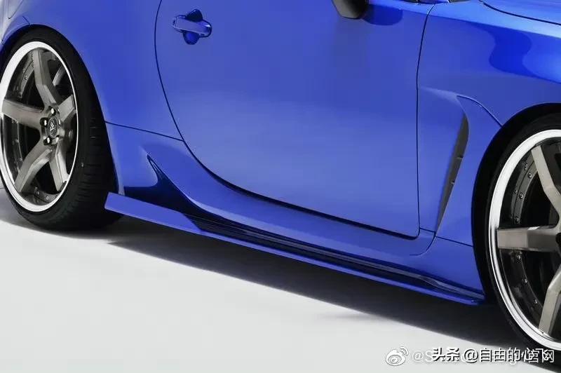 金色车衣斯巴鲁brz,2023款斯巴鲁brz大包围