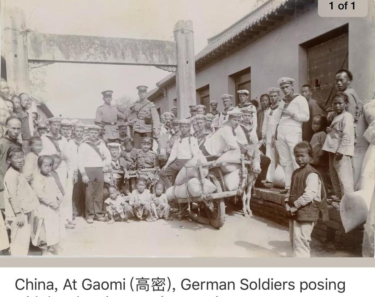 女子身穿日本侵华军装照片,女子身着日本侵华军装露脸