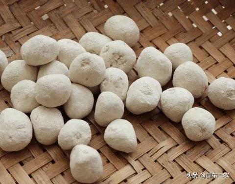 农村自制土酒曲与甜酒曲有何不同,自制甜酒曲酿酒的家常做法大全