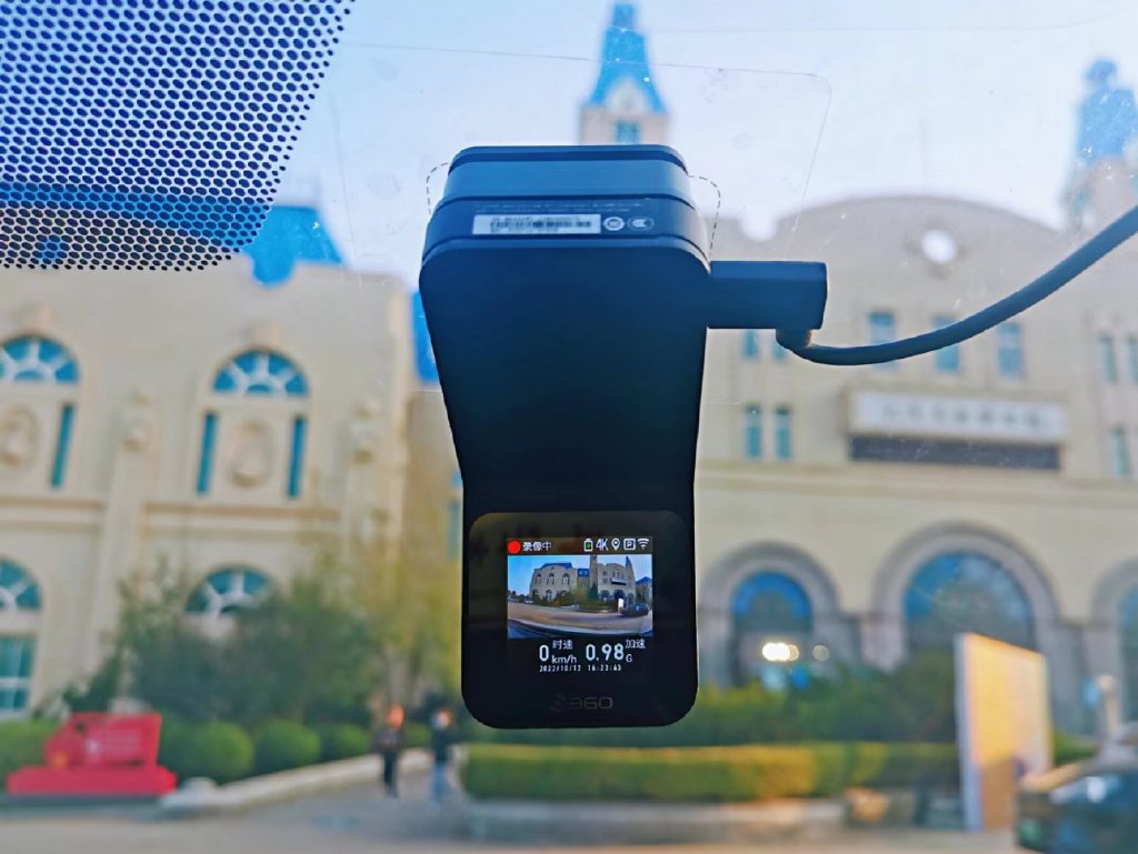 最新高清夜视行车记录仪,记录仪高清夜视24小时行车记录仪