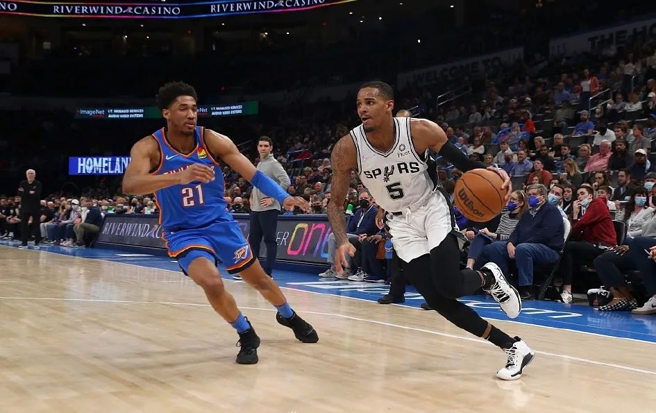 篮网28分逆转绿军,篮网28分逆转勇士