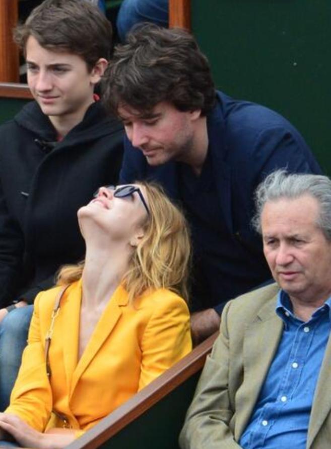 天降壕姐！LV太子妃通过测DNA找到失散多年亲妹，带她巴黎豪华游