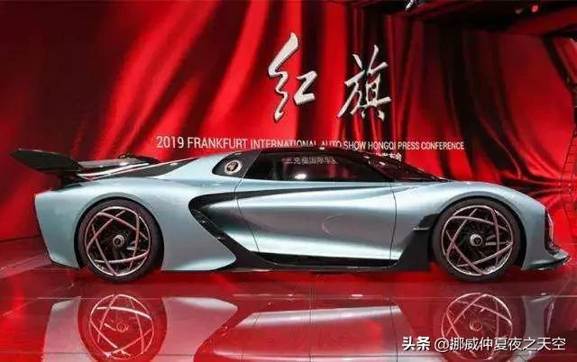 在挪威严冬12月开2021年上海出产的特斯拉YPerformance全轮驱动版