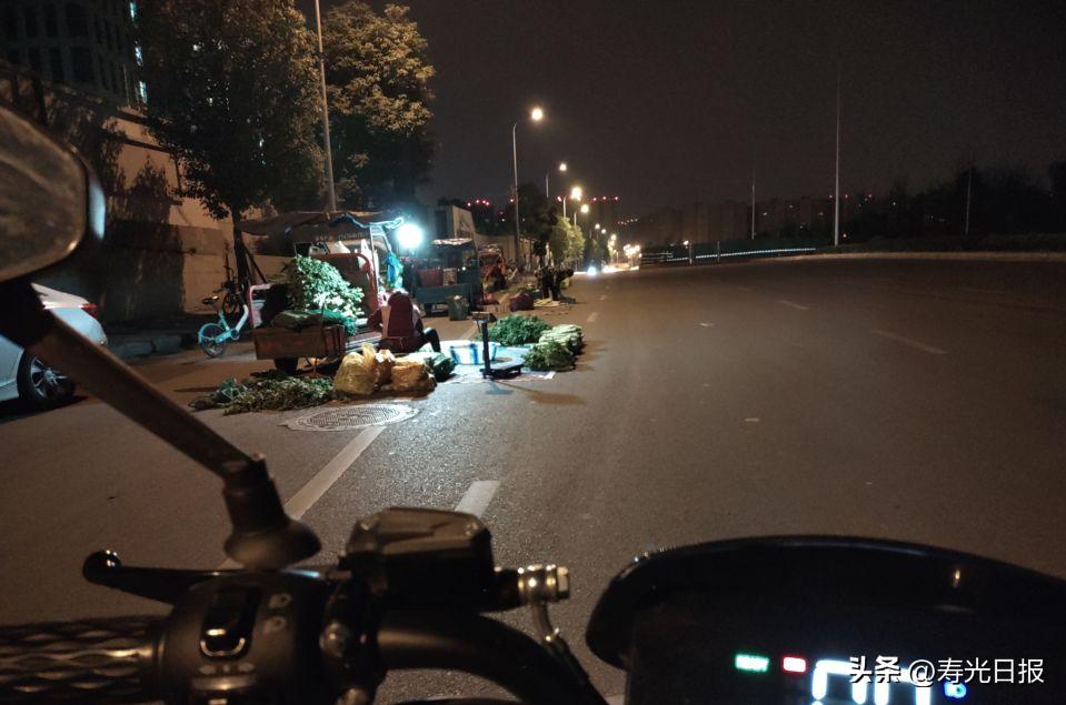 17岁小伙打工离职露宿,90后小伙放弃打工花30万