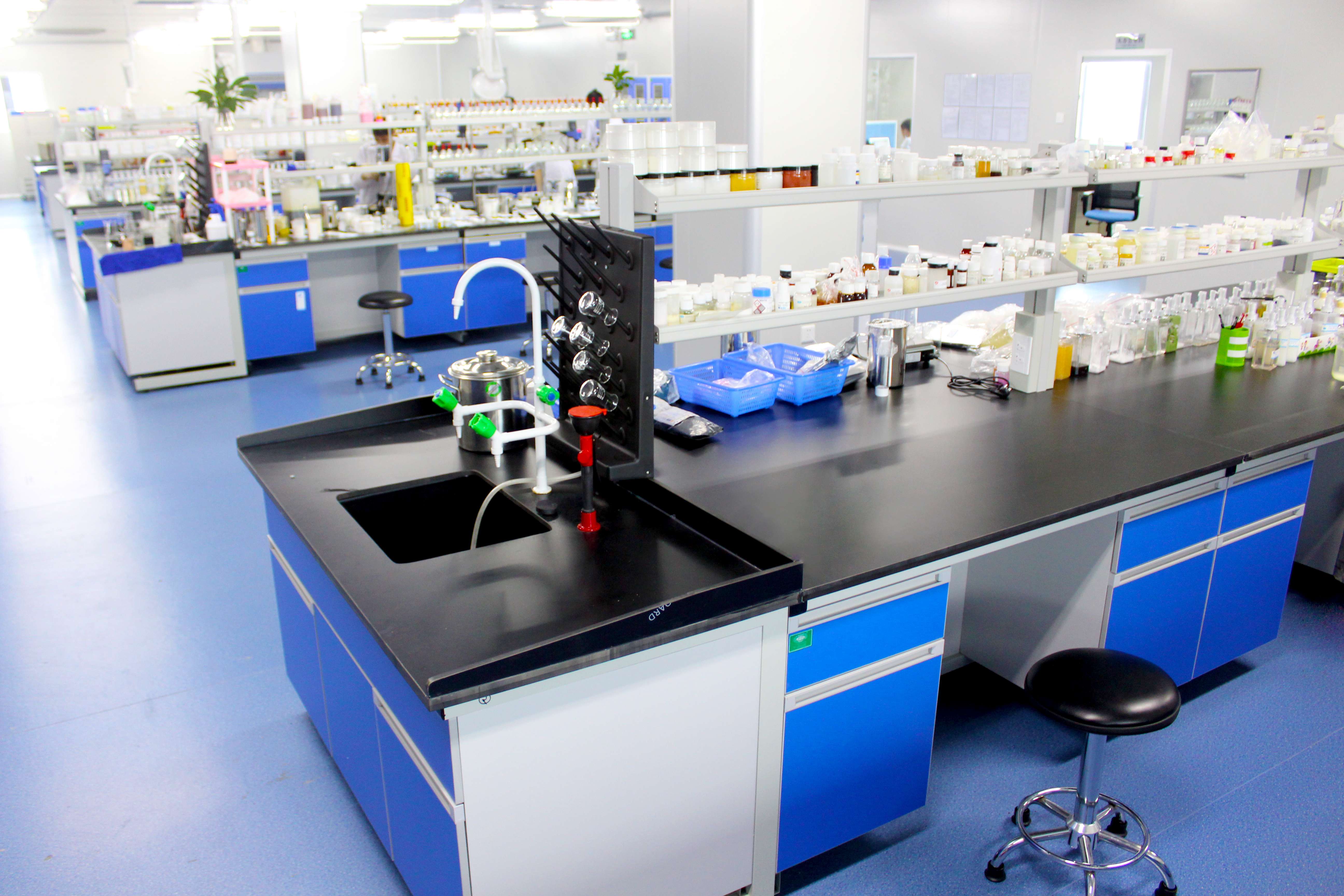 化妆品产品加工公司简介,广州化妆品加工销售