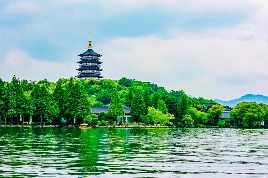 杭州西湖大雪纷飞,杭州西湖风景名胜区