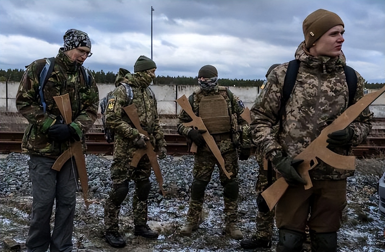 俄乌冲突全球人口减少了多少,俄乌战争男女比例失调