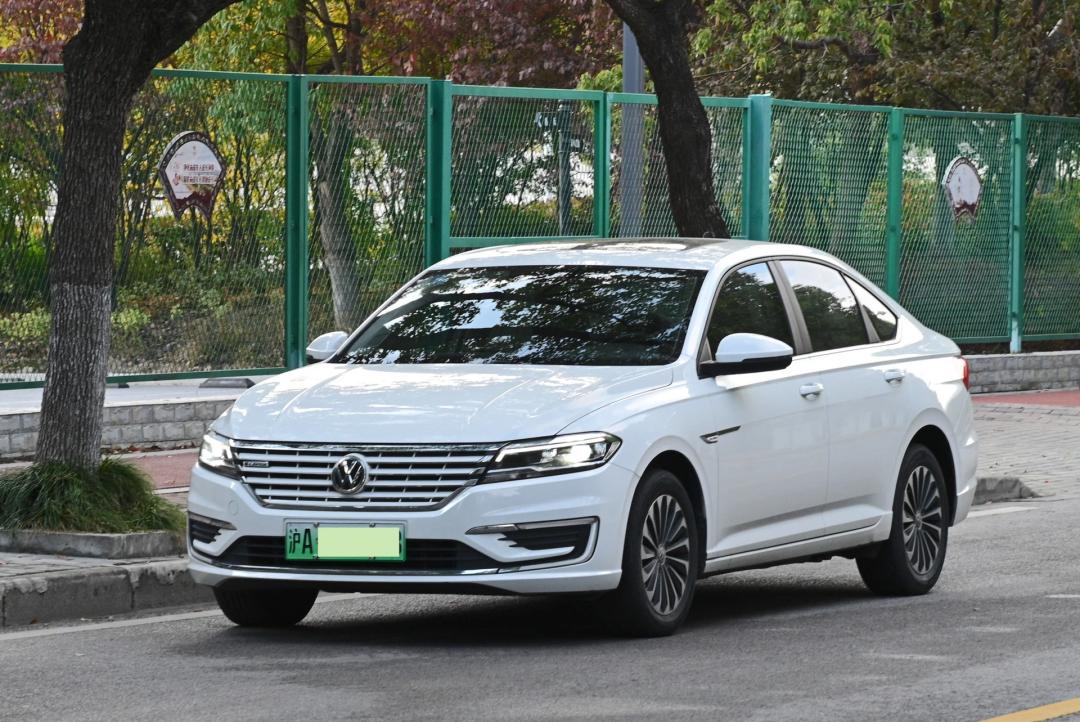 大众朗逸plus1.4t2018舒适版二手,二手朗逸2021款1.5l自动舒适版