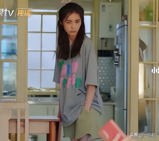 没有工作的一年辣目洋子同款衣服,辣目洋子万鹏穿搭