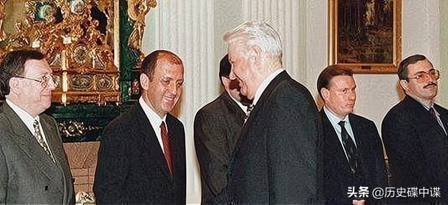 2009年普京帮工人视频 (普京奖励工厂工人的视频)