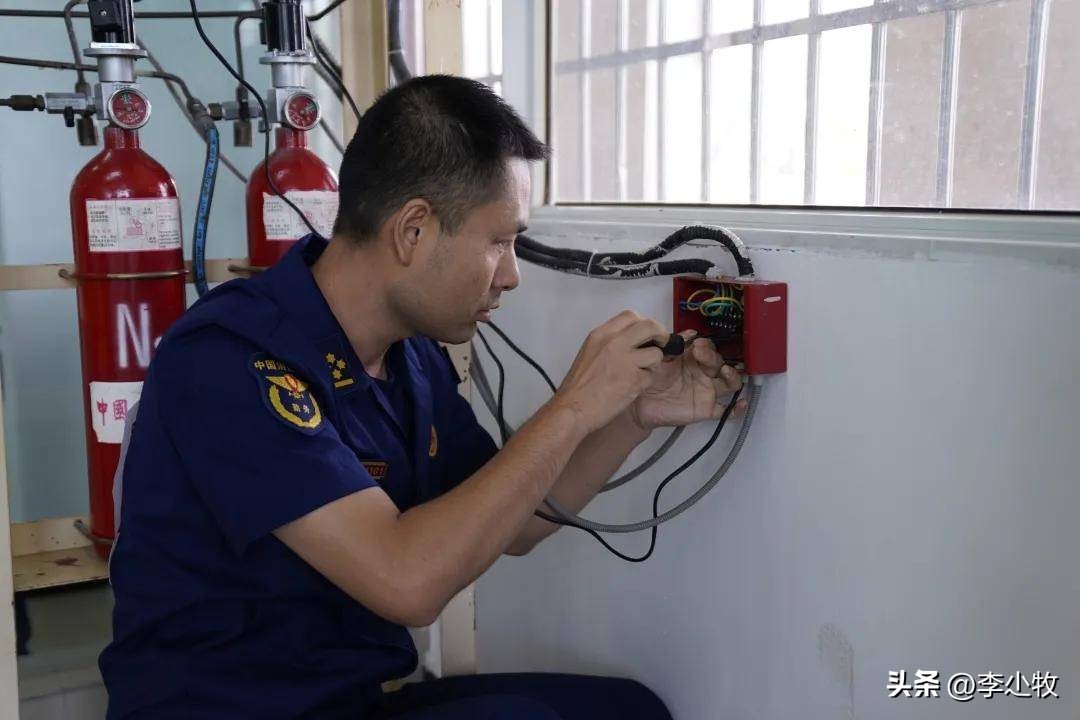 专家许强：大学生先就业后择业董明珠：大学生打螺丝没什么不可以