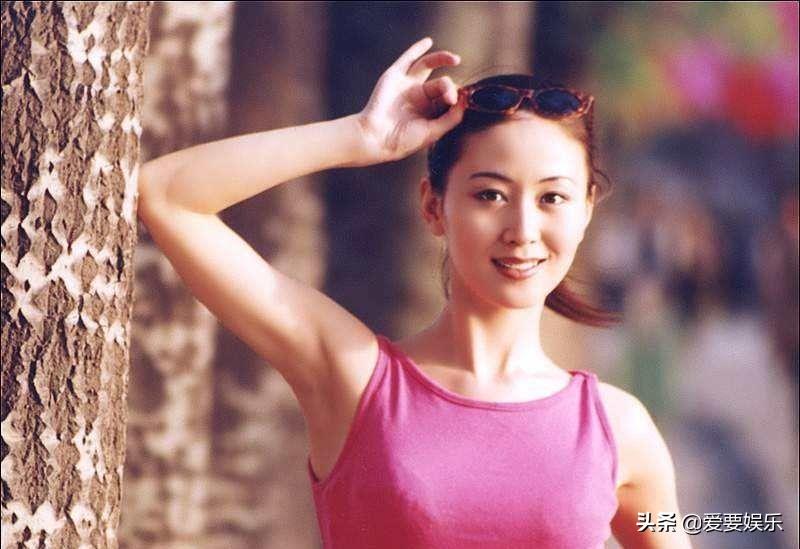 “人体模特”汤加丽:当年写真集卖脱销,成名背后的得与失