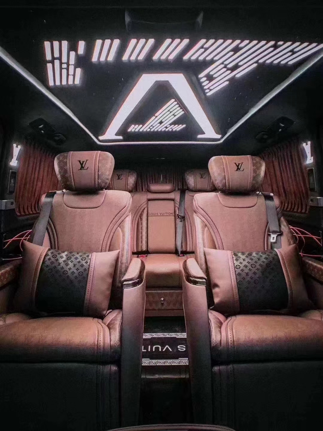 lv和奔驰合作的车,lv高端商务车