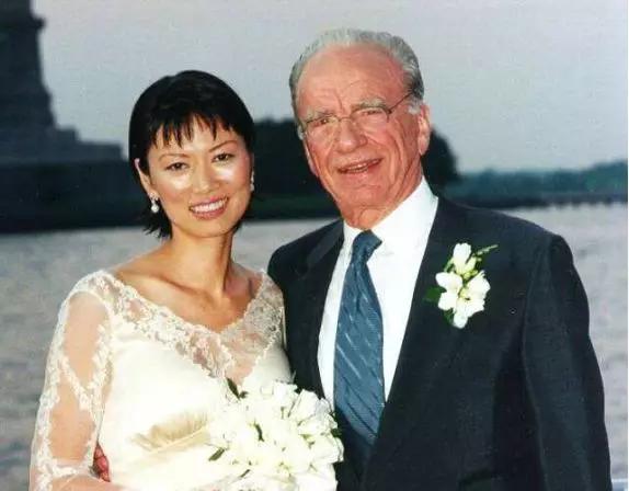 50岁邓文迪离婚后生活,邓文迪离婚靠什么生活