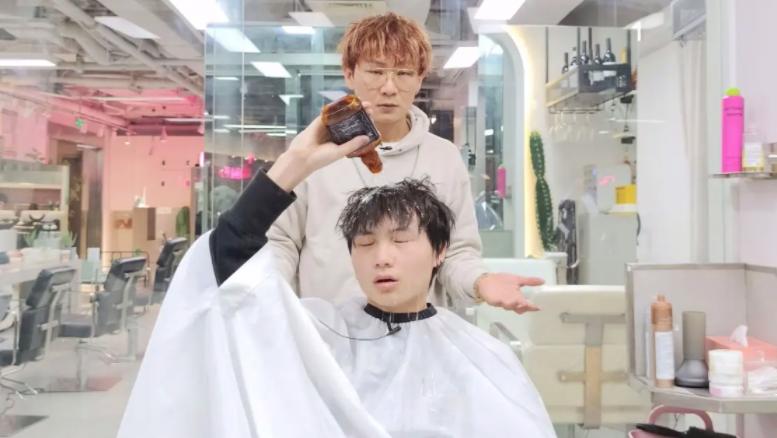 理发店“中产阶级”消失,高端化和自媒体难救信任危机