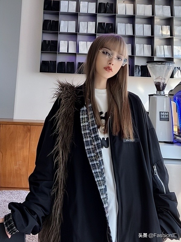 冬季羽绒服怎样防寒保暖 (羽绒服棉服更保暖)