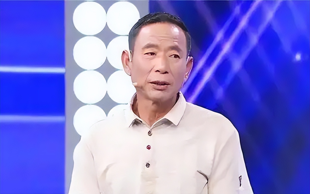 1997年,35岁男子捡到女弃婴,19年后女孩的七幅画卖出4.58万高价