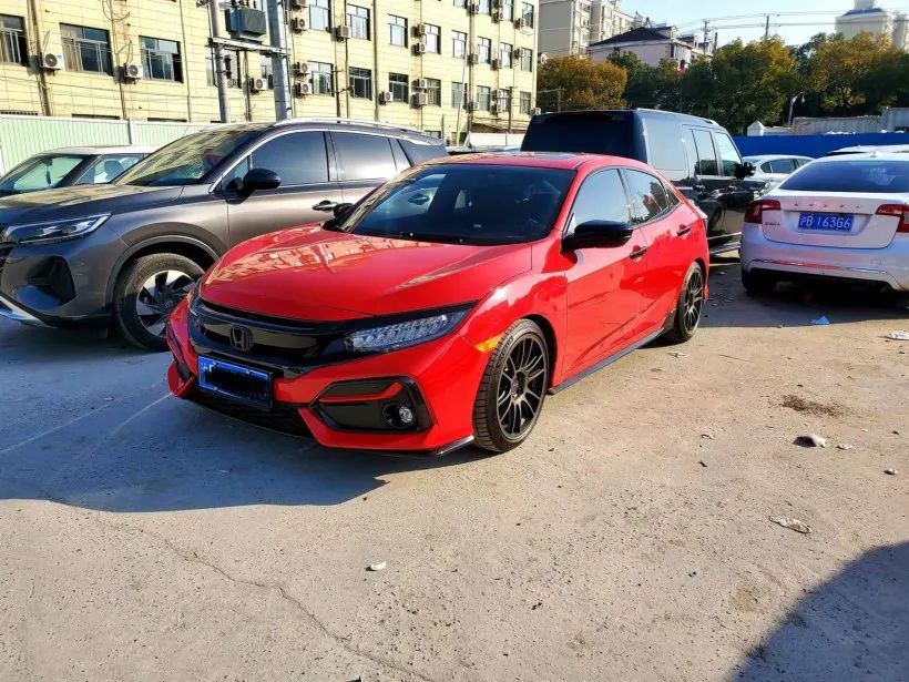 十代思域两厢版改装最好看 (十代思域两厢版深度测评)