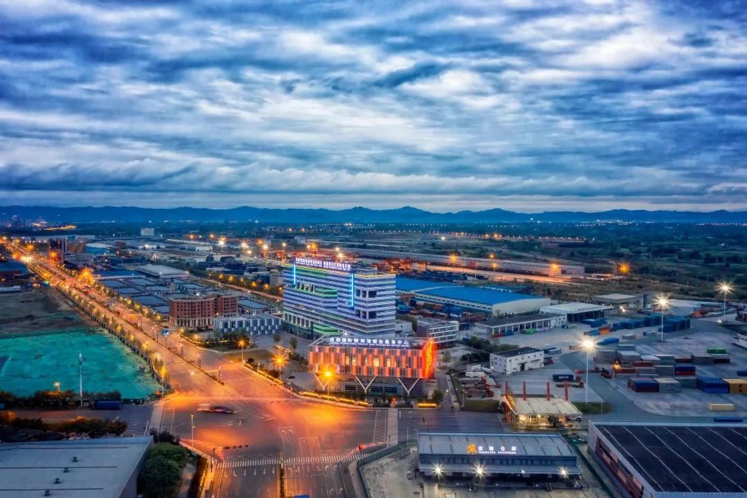 新奇|在铁路港，解锁世界杯的隐藏彩蛋!