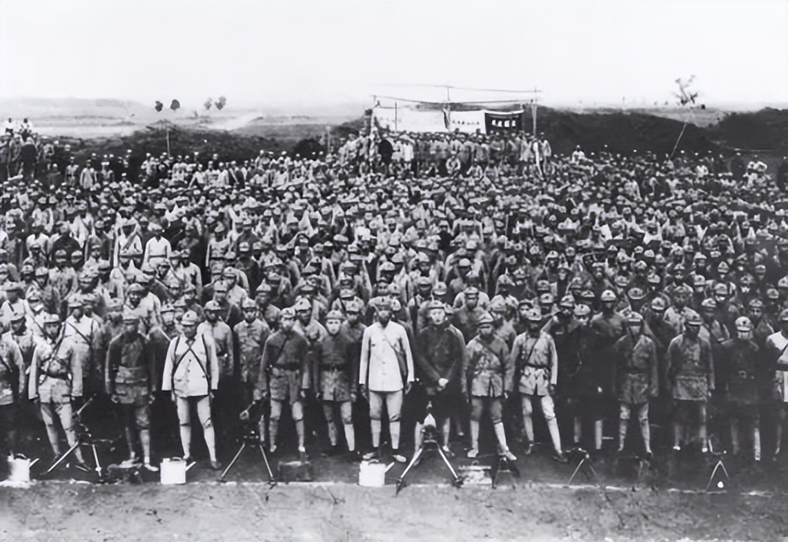 1944年张思德意外去世后，古远兴建议就地掩埋，毛*东泽**大怒：你敢